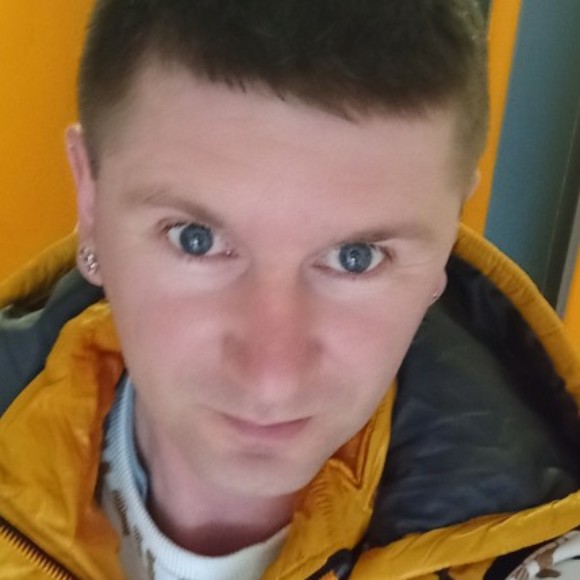 Profile picture of Adi